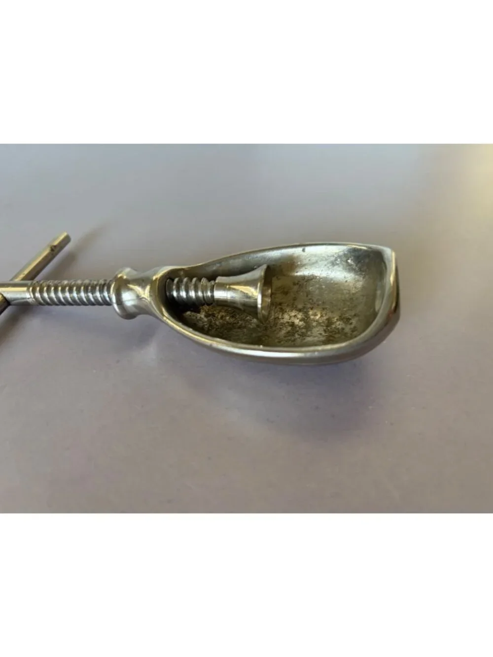 Vintage Metal Citrus Reamer With Screw Handle & Fluted Design